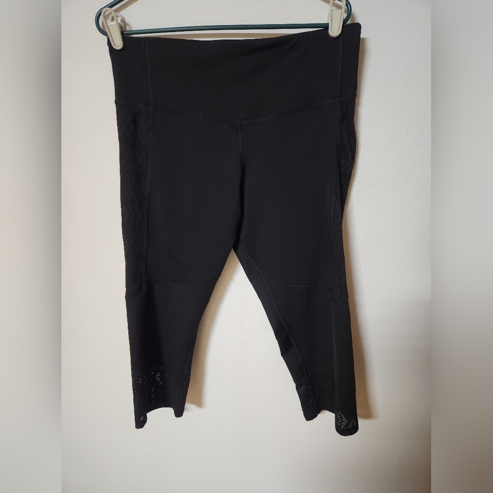 Champion Black Cropped Leggings with Mesh Detail Size XXL